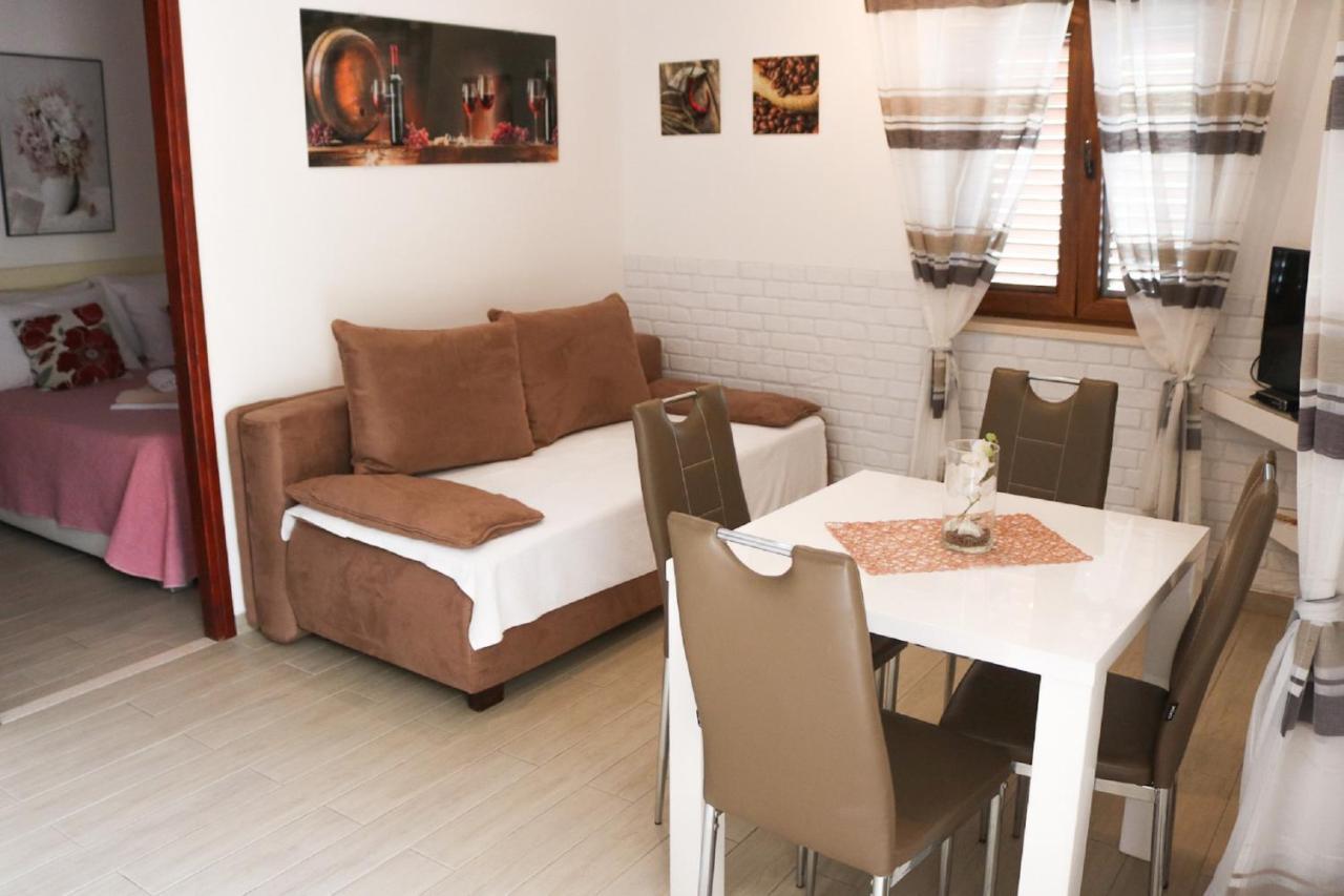 Apartments Melany سلانو المظهر الخارجي الصورة